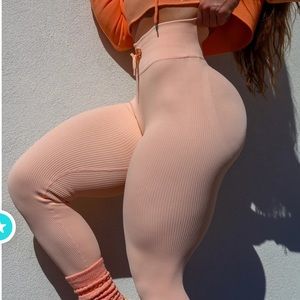 Peached by Nellie leggings